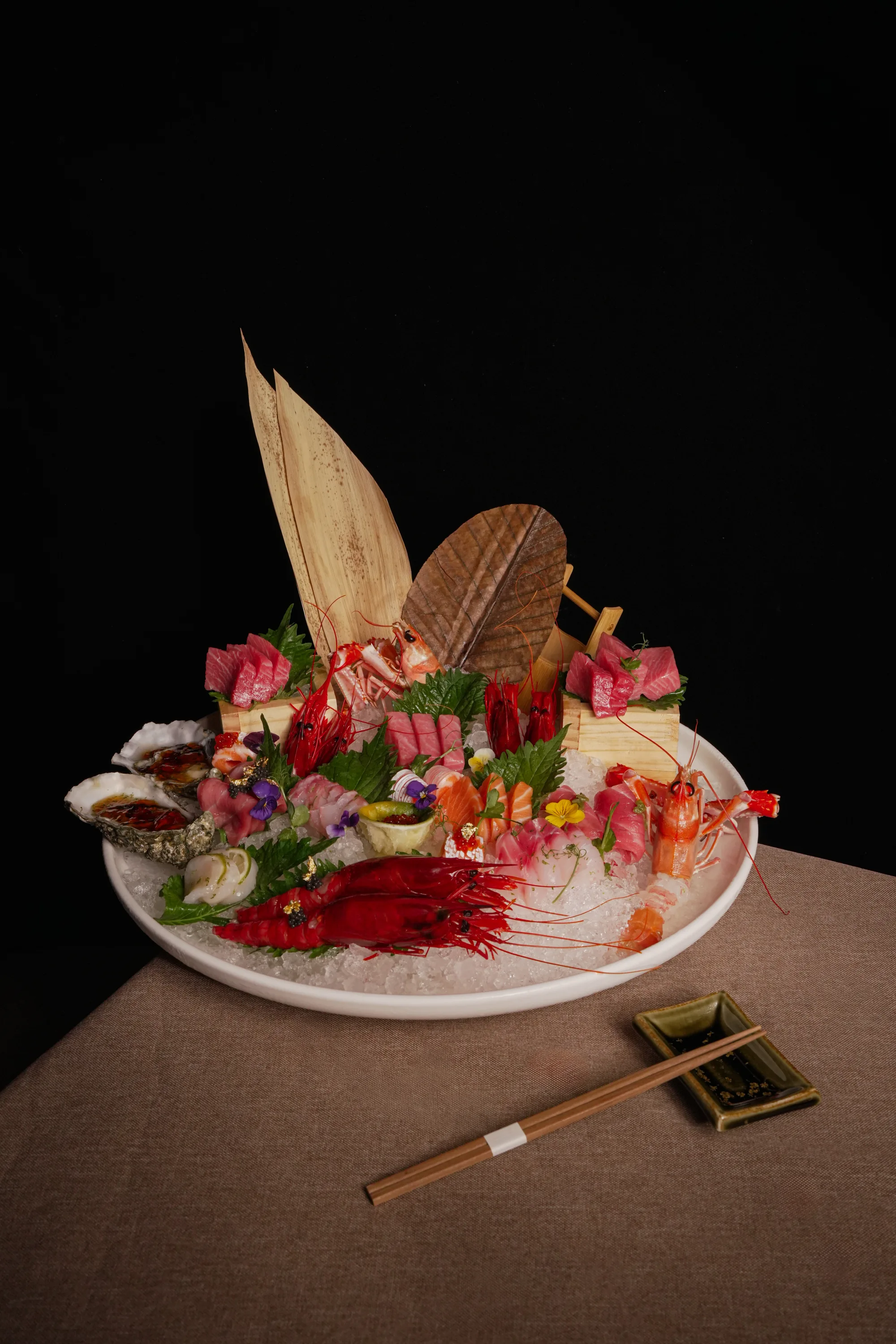 Fuente de sashimi y marisco de NAGI